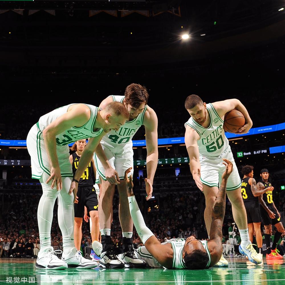 并选出表现 并选出表现